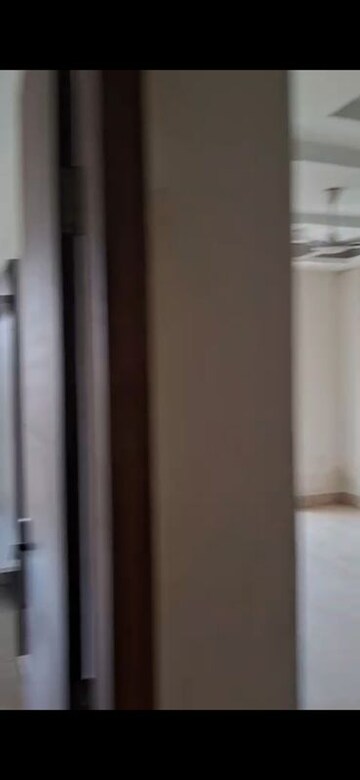 Building Lobby in 3 BHK Builder Floor at Builder Floor, Sector 28 – for Rent