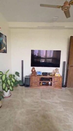 Room in 2 BHK Apartment at Lodha Luxuria, Majiwada – for Rent