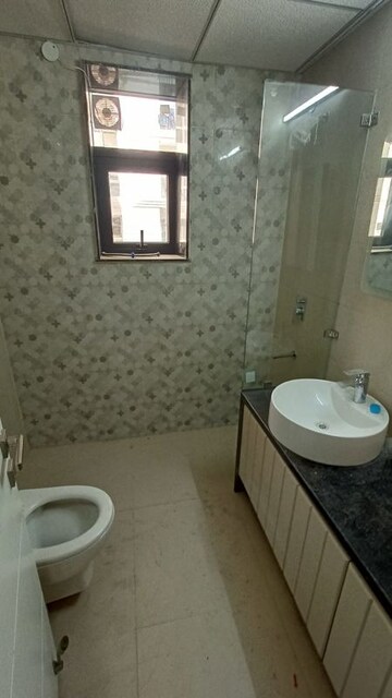 Bathroom in 3 BHK Apartment at Signature Global City 63A, Sector 63a – for Rent