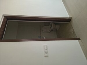 Furnished Amenities in 3 BHK Apartment at Sterling Seaface, Worli – for Rent