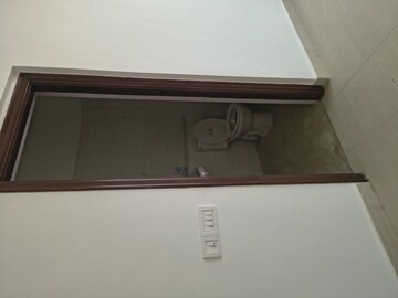 Furnished Amenities in 3 BHK Apartment at Sterling Seaface, Worli – for Rent