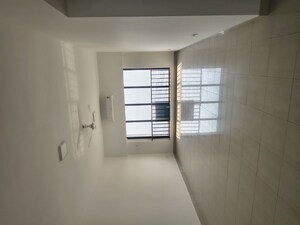 Room in 3 BHK Apartment at Sterling Seaface, Worli – for Rent