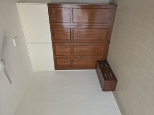 Furnished Amenities in 3 BHK Apartment at Sterling Seaface, Worli – for Rent