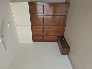 Furnished Amenities in 3 BHK Apartment at Sterling Seaface, Worli – for Rent