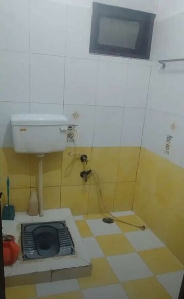 Bathroom in 2 BHK Apartment at Hazratganj – for Rent
