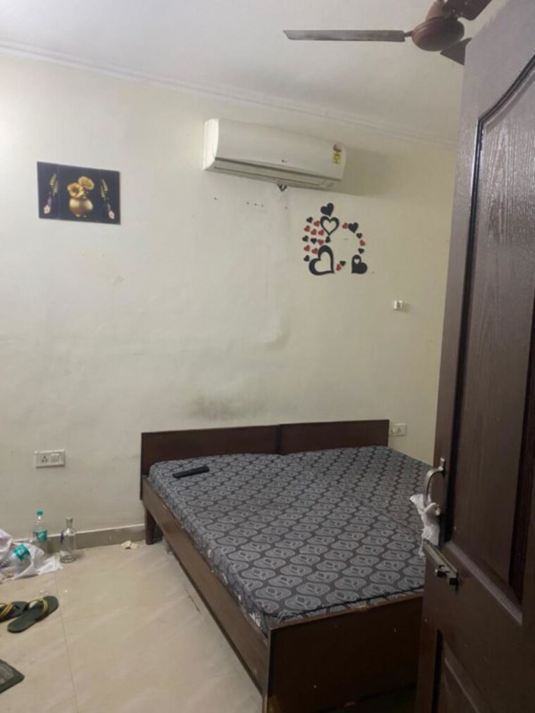 Room, maya-garden-avenue 1 Bedroom 700 Sq.Ft. Apartment In Patiala Road Zirakpur 9972962
