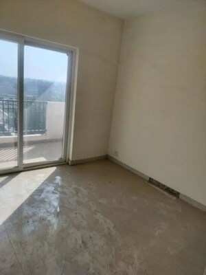 Room in 2 BHK Apartment at Signature The Serenas, Sohna Sector 36 – for Rent