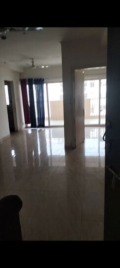 3 BHK + Servant Room Apartment For Sale in Amrapali Centurian Park Phase II