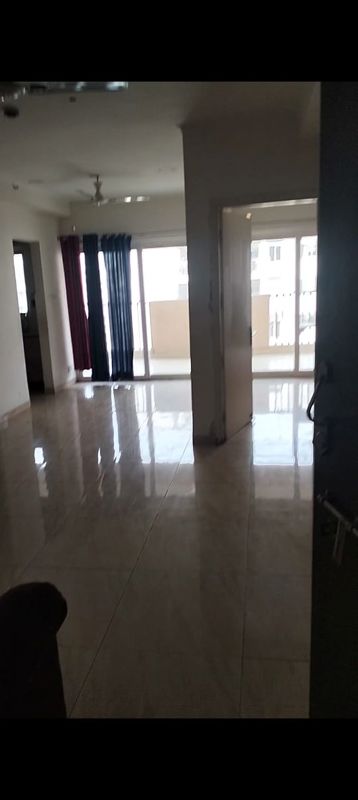 3 BHK + Servant Room Apartment For Sale in Amrapali Centurian Park Phase II