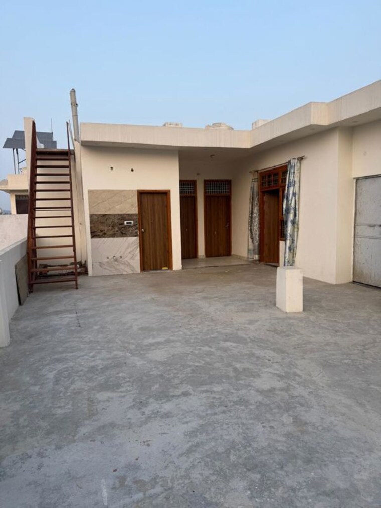 Exterior View, dayal-friends-colony 3 Bedroom 1400 Sq.Ft. Independent House In Amar Shaheed Path Lucknow 9972998