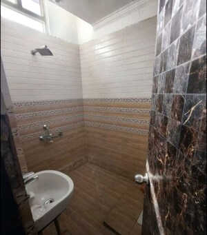 Bathroom in 3 BHK Apartment at Gomti Nagar – for Rent