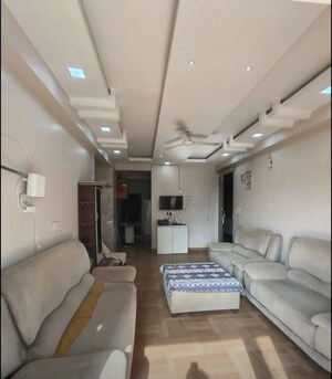 Team Area in 3 BHK Apartment at Gomti Nagar – for Rent