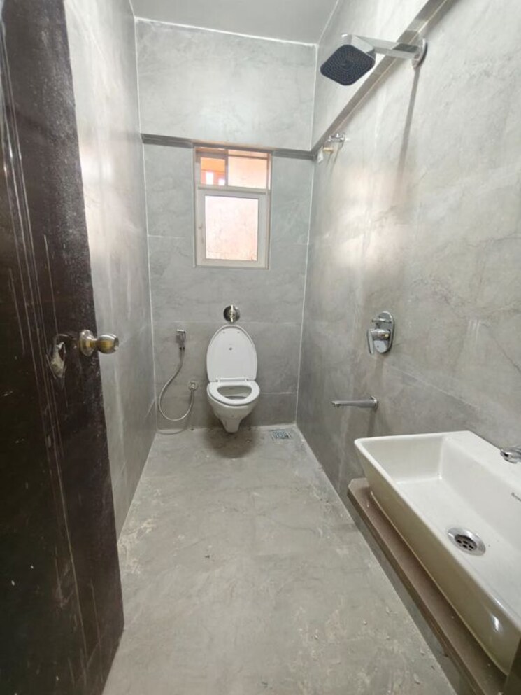 Bathroom, elite-the-crown 2 Bedroom 820 Sq.Ft. Apartment In Tilak Nagar Mumbai 9973003