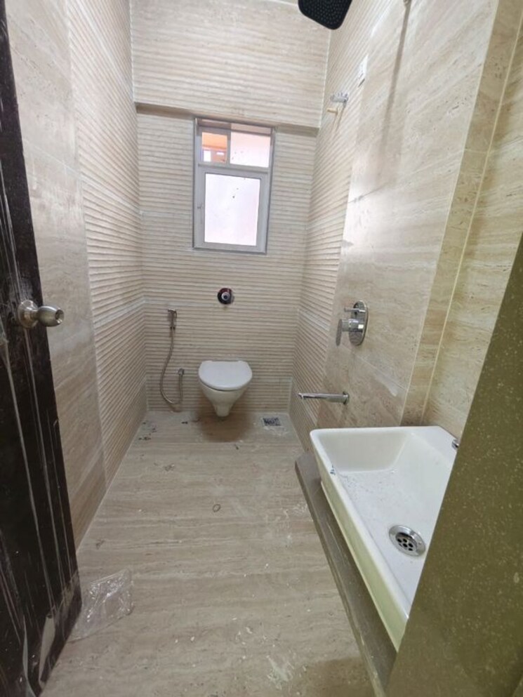 Bathroom, elite-the-crown 2 Bedroom 820 Sq.Ft. Apartment In Tilak Nagar Mumbai 9973003
