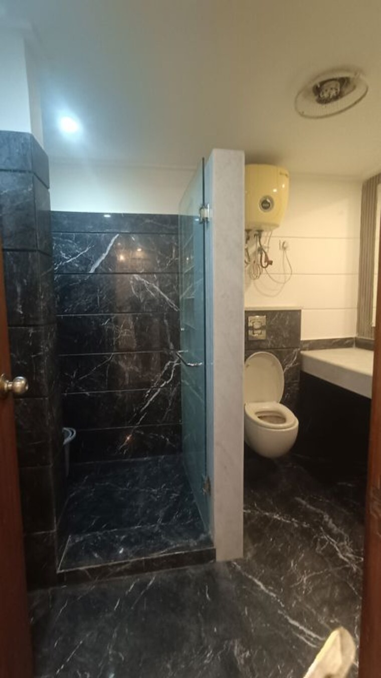 Bathroom, greater kailash i 3 Bedroom 261 Sq.Yd. Builder Floor In Greater Kailash I Delhi 9973028