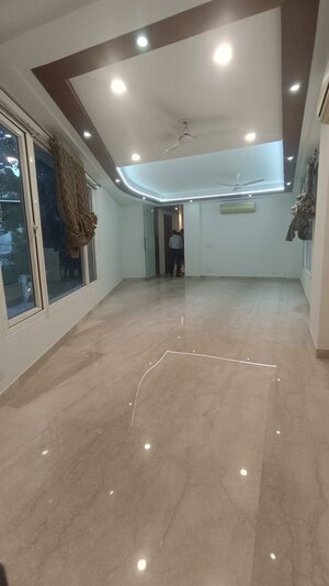 Room in 3 BHK Builder Floor at Greater Kailash I – for Sale