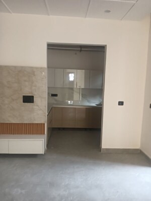 Room in 1 BHK Villa at Gaur Yamuna City, Gaur Yamuna City – for Rent