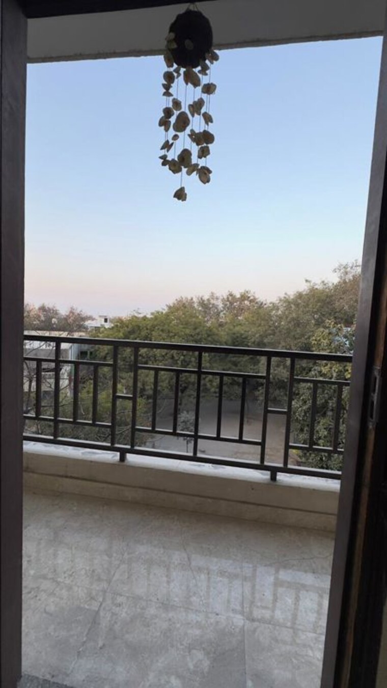 Balcony, chattarpur 1 Bedroom 450 Sq.Ft. Builder Floor In Chattarpur Delhi 9973057