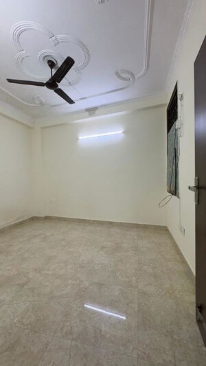 Room in 1 BHK Builder Floor at Chattarpur – for Rent