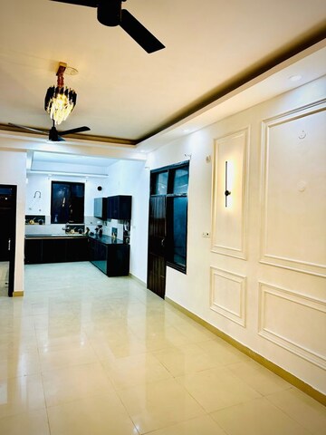 Room in 3 BHK Builder Floor at Pir Machalla – for Sale