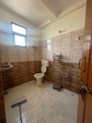 Team Area in 2 BHK Builder Floor at Chattarpur – for Rent