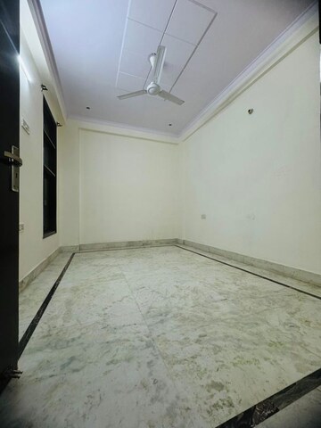 Room in 2 BHK Builder Floor at Chattarpur – for Rent
