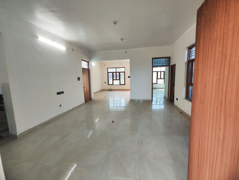 Room, upavp-vrindavan-yojana 3 Bedroom 3100 Sq.Ft. Independent House In Vrindavan Yojna Lucknow 9963156