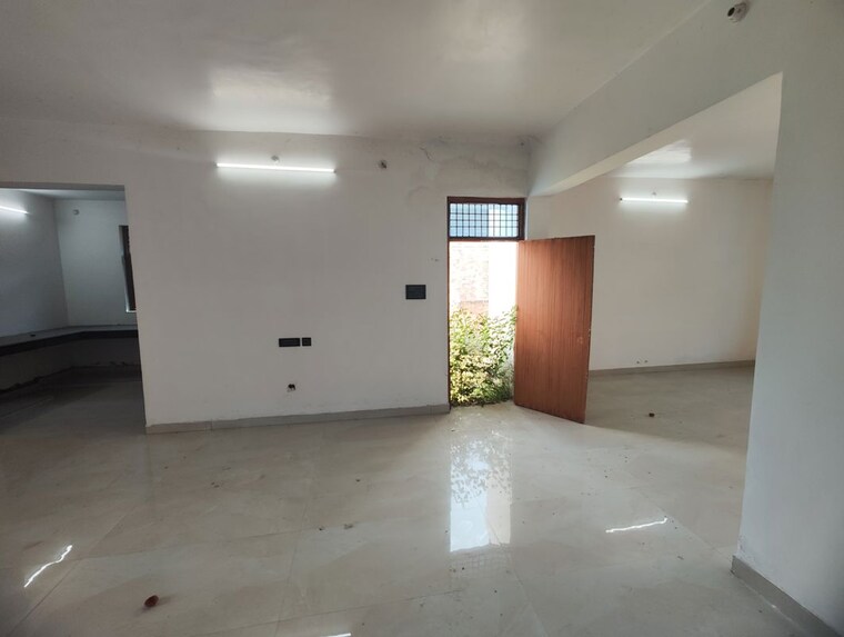 Room, upavp-vrindavan-yojana 3 Bedroom 3100 Sq.Ft. Independent House In Vrindavan Yojna Lucknow 9963156