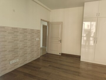 Room in 2.5 BHK Apartment at Alphacorp Gurgaon One 84, Sector 84 – for Sale