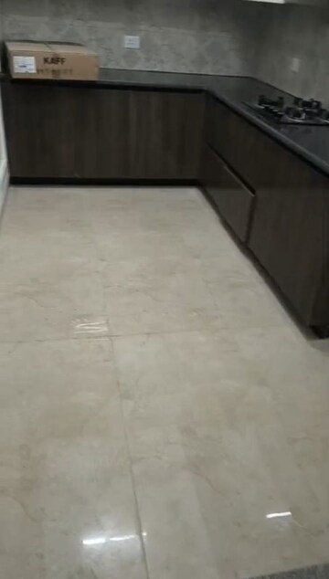 Room in 4 BHK Apartment at Wave City, Wave City – for Rent