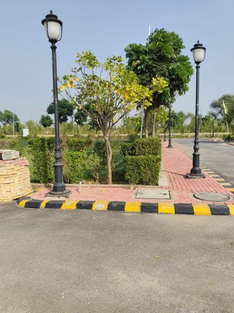 Garden, omaxe-city-omaxe-heights  161 Sq.Yd. Plot In Sector 97 Faridabad 9972912