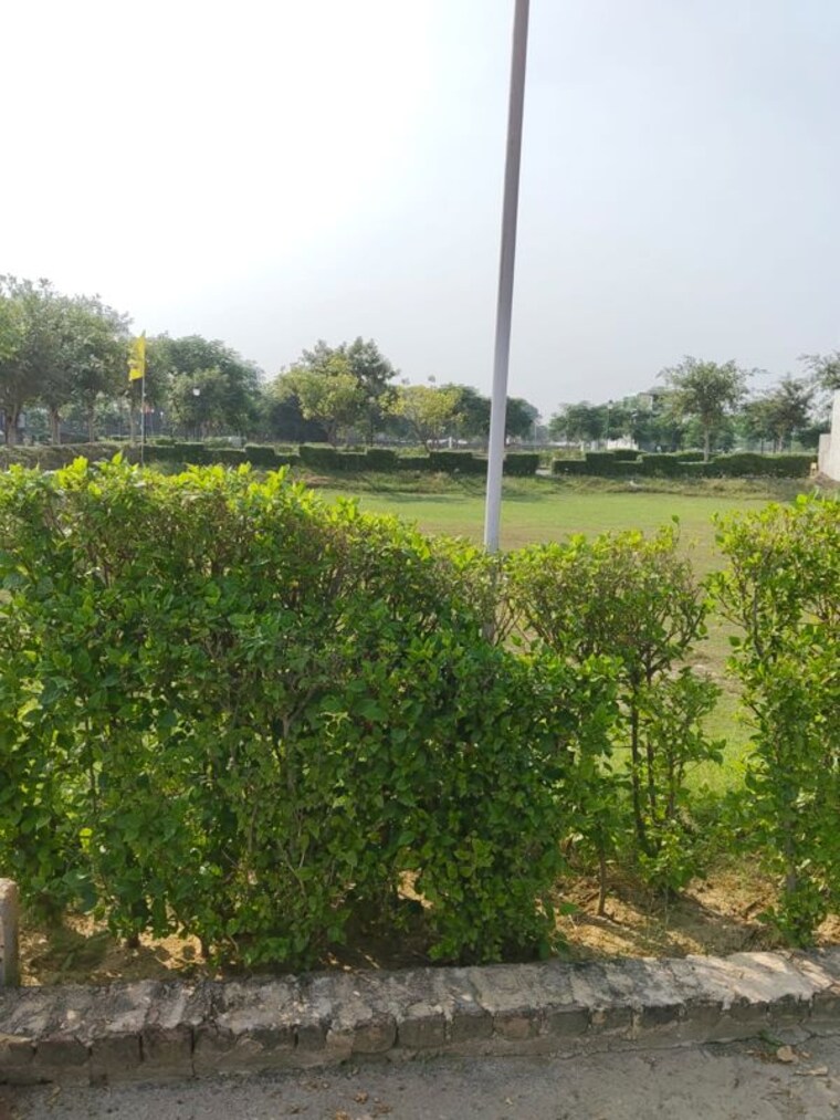 Garden, omaxe-city-omaxe-heights  170 Sq.Yd. Plot In Sector 97 Faridabad 9972917