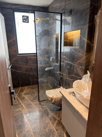 Bathroom in 3 BHK Builder Floor at BPTP Green Oaks, Sector 70a – for Sale