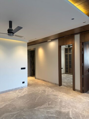 Room in 3 BHK Builder Floor at BPTP Green Oaks, Sector 70a – for Sale