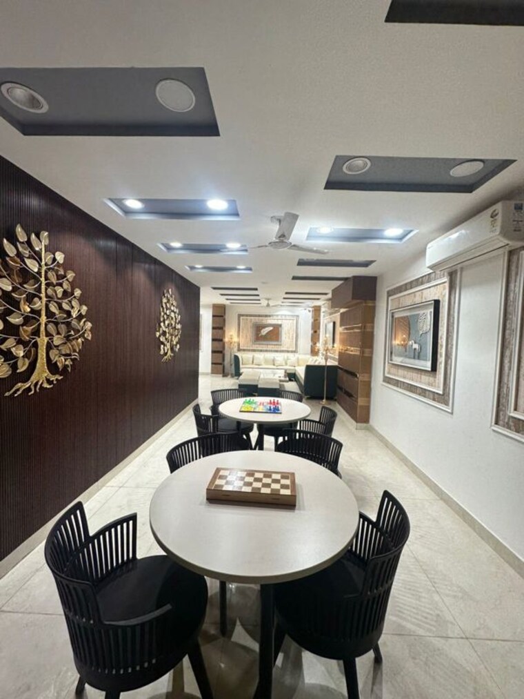 Living Room, dwarka mor 3 Bedroom 900 Sq.Ft. Apartment In Dwarka Mor Delhi 9951055