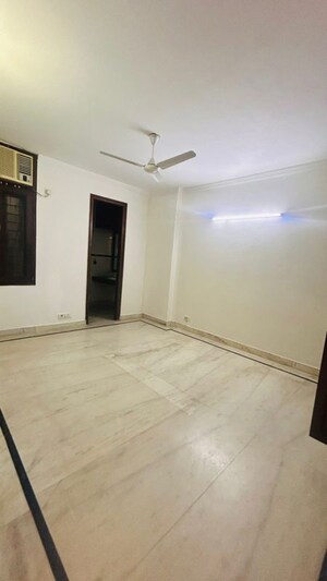 Room in 2 BHK Builder Floor at Malviya Nagar – for Rent