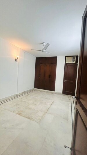 Room in 2 BHK Builder Floor at Malviya Nagar – for Rent