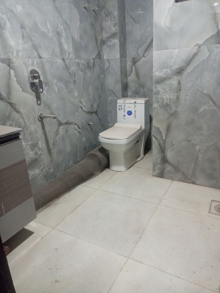 Bathroom, sector 73 2 Bedroom 950 Sq.Ft. Builder Floor In Sector 73 Noida 9973376