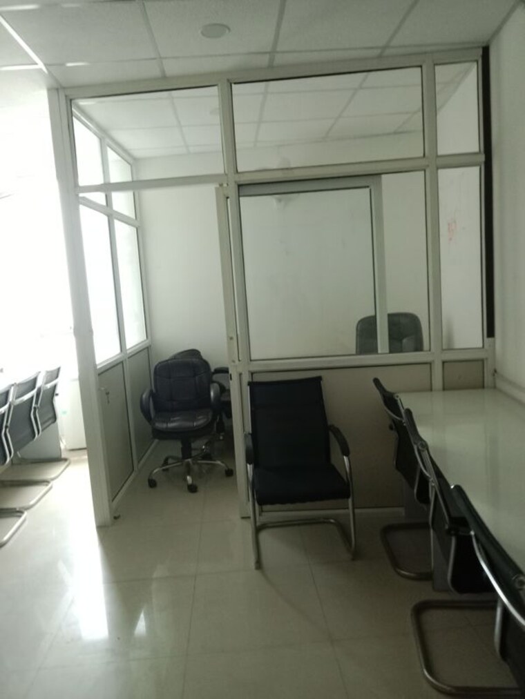 Team Area, gaur-city-center Commercial Office Space 560 Sq.Ft. In Sector 4 Greater Noida Greater Noida 9973399