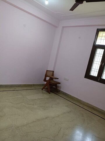Parking in 6 BHK Independent House at New Friends Colony – for Sale