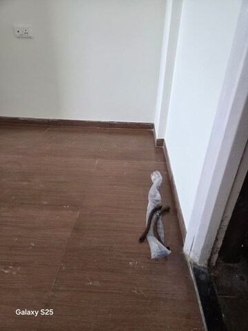 Room in 2 BHK Apartment at Raichandani Aura, Kharadi – for Rent