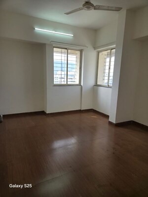 Room in 2 BHK Apartment at Raichandani Aura, Kharadi – for Rent