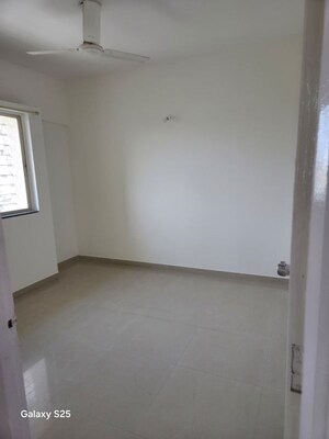 Room in 2 BHK Apartment at Raichandani Aura, Kharadi – for Rent