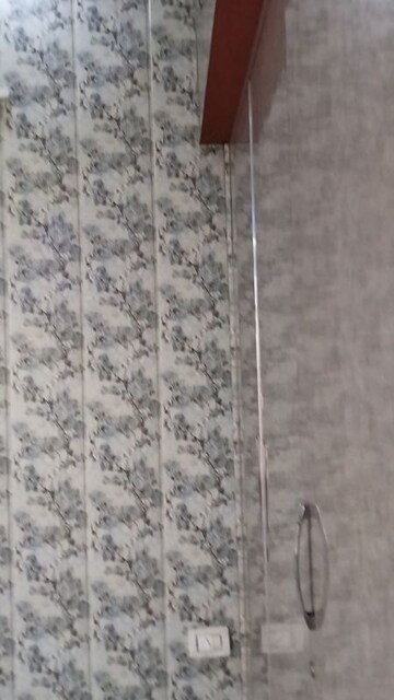 Furnished Amenities in 3 BHK Builder Floor at Niti Khand ii – for Sale