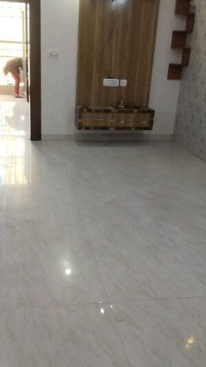 Room in 3 BHK Builder Floor at Niti Khand ii – for Sale