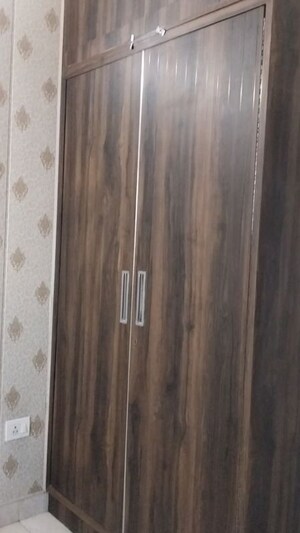 Furnished Amenities in 3 BHK Builder Floor at Niti Khand ii – for Sale