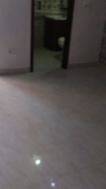 Room in 3 BHK Builder Floor at Niti Khand ii – for Sale