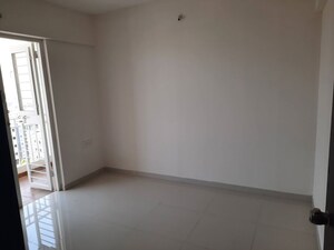 Room in 2 BHK Apartment at Unique Lifestyle, Wagholi – for Rent