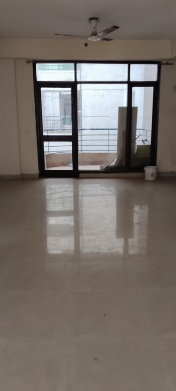 Room in 2 BHK Apartment at Omaxe Heights, Sector 86 – for Sale