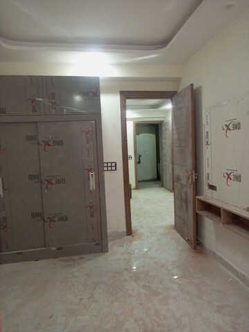 Furnished Amenities in 2 BHK Builder Floor at SRS Apartments, Sector 73 – for Sale